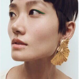 Zara Nwt Gold Fan Earrings New Without Tags